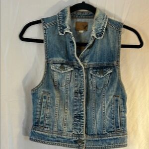 American Eagle Outfitters. 🦅Denim Sleeveless Vest. Size XS